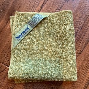 Brand New Norwex Fruit and Veg Cloth for Cleaning Vegtables